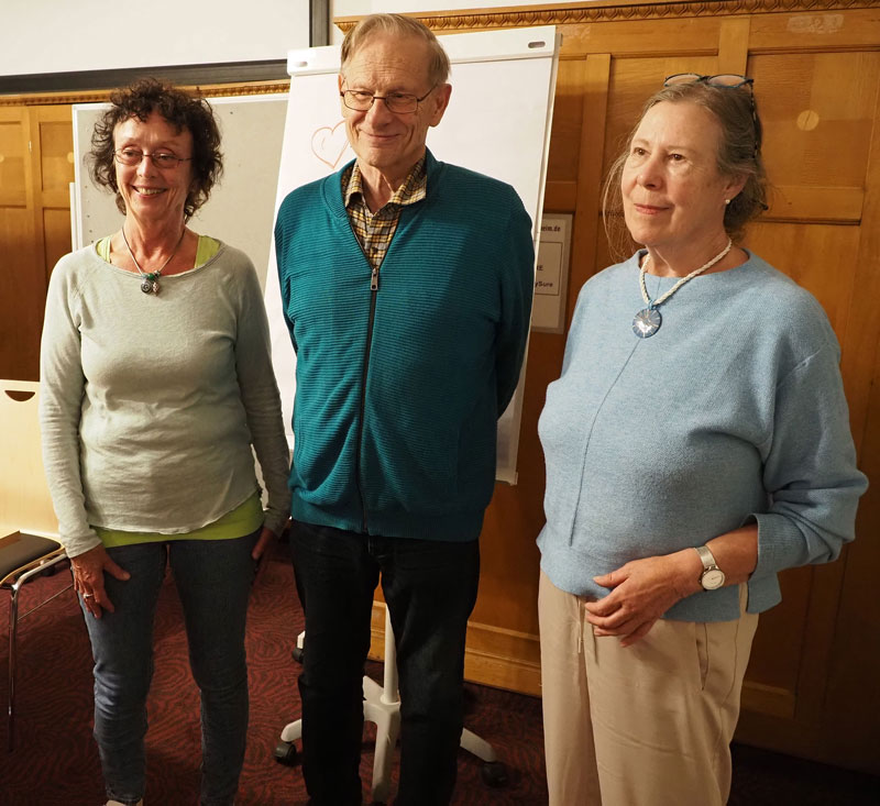 Gerit Klein nach ihrer Wahl als neue Schriftführerin und Doris nach der Bestätigung in Ihrem Amt mit Gunther 